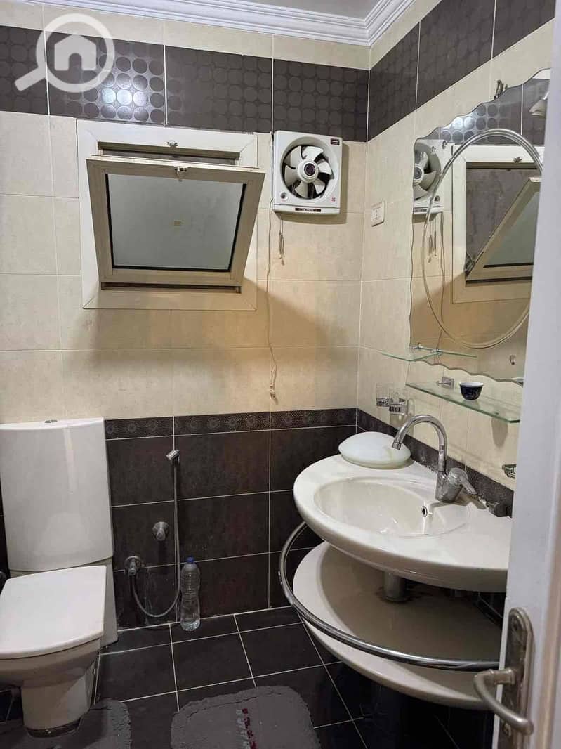 12 58e7d821-0312-4e33-a362-1314ce95e0cc. jpg