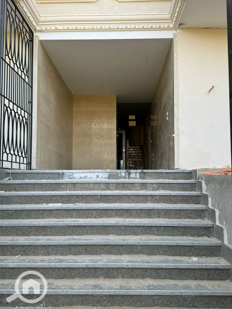 4 WhatsApp Image 2025-12-18 at 10.53. 07 (1). jpeg