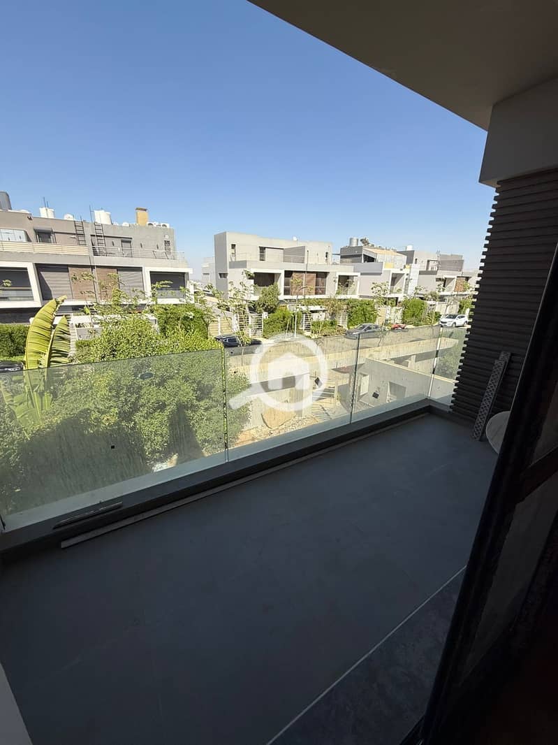 7 6913330c-e627-4b2c-a33a-640c60575481. jpeg