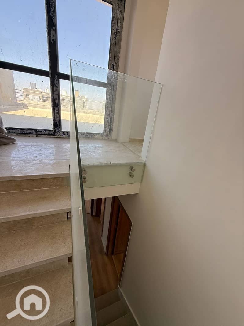 10 af26e1a8-f9a5-41c0-b709-4f91cb4c20a9. jpeg