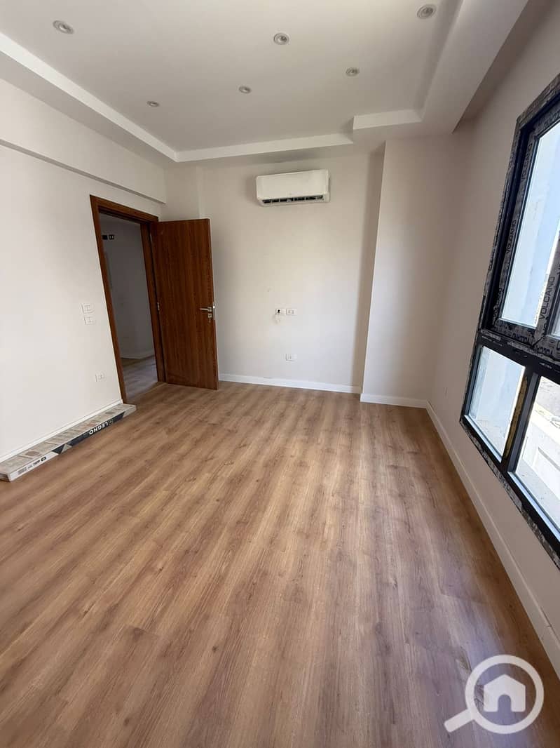 11 406d3435-6358-4706-84d9-2339320533db. jpeg