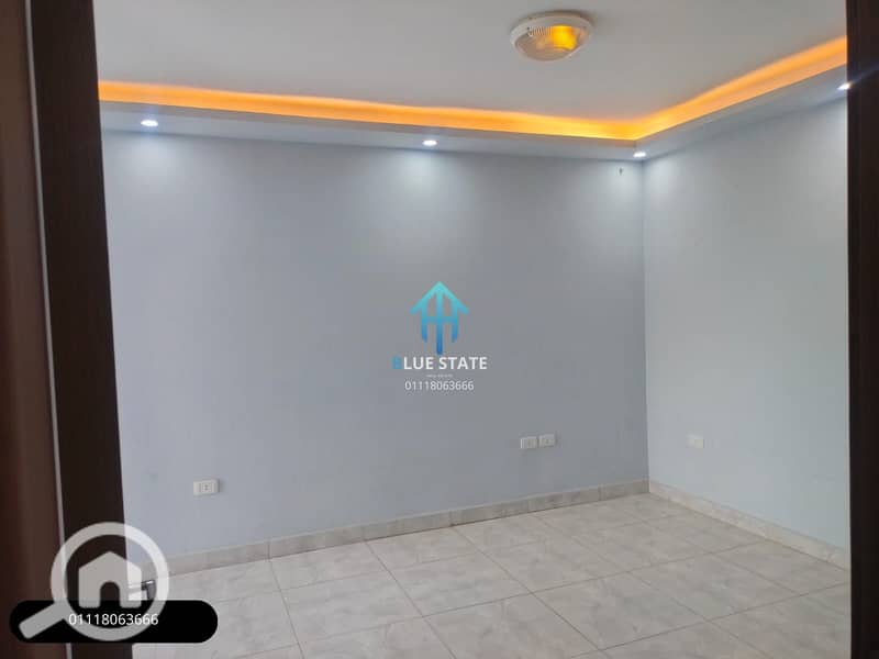 6 01118063666 (4). png