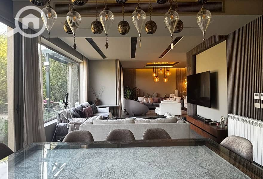 4 e57ece61-cf42-4c41-8ffe-970795e0b2c4. jpg