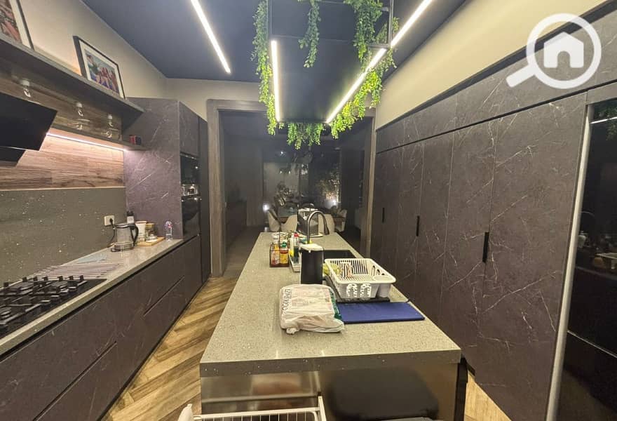 8 eb55b436-1f70-4419-80f5-d7b0493950d4. jpg