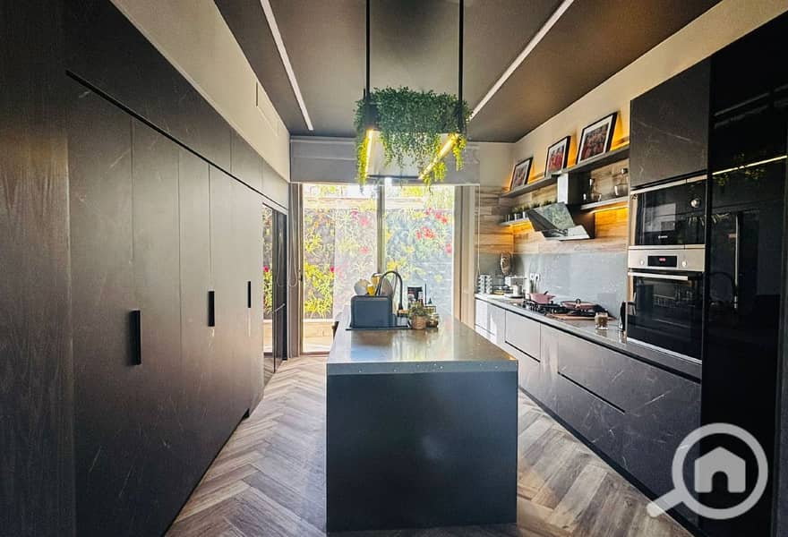 11 db192a98-25aa-49b8-8401-b15407390c59. jpg