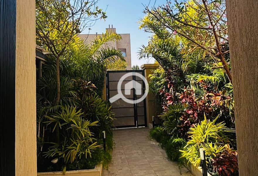 12 93dca3c4-5703-4215-9b5e-23606d4673eb. jpg