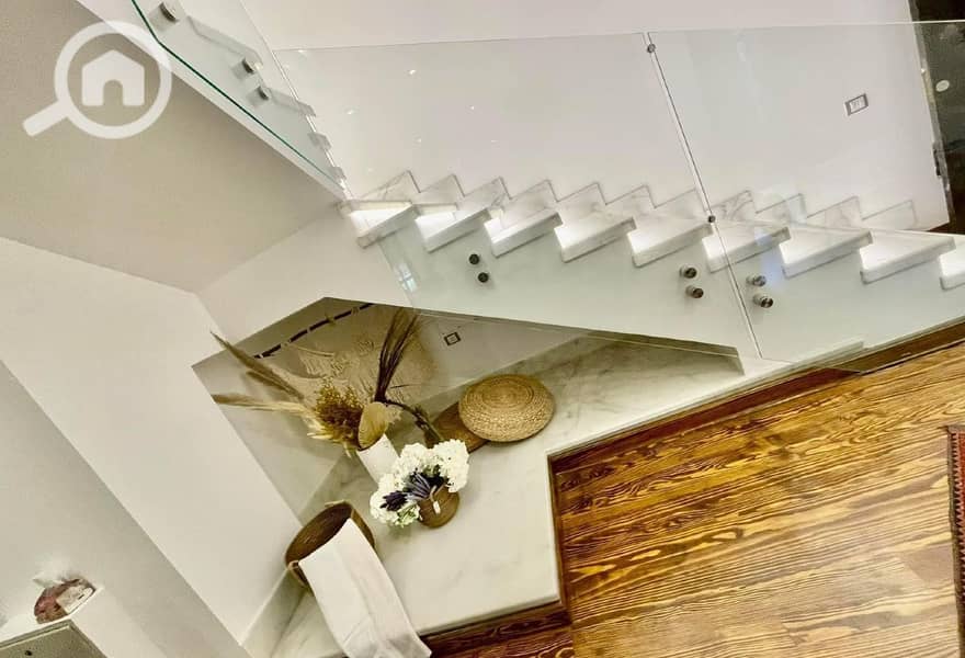 6 5094e7ec-314c-417c-954a-5f5b8d0859f6. jpg