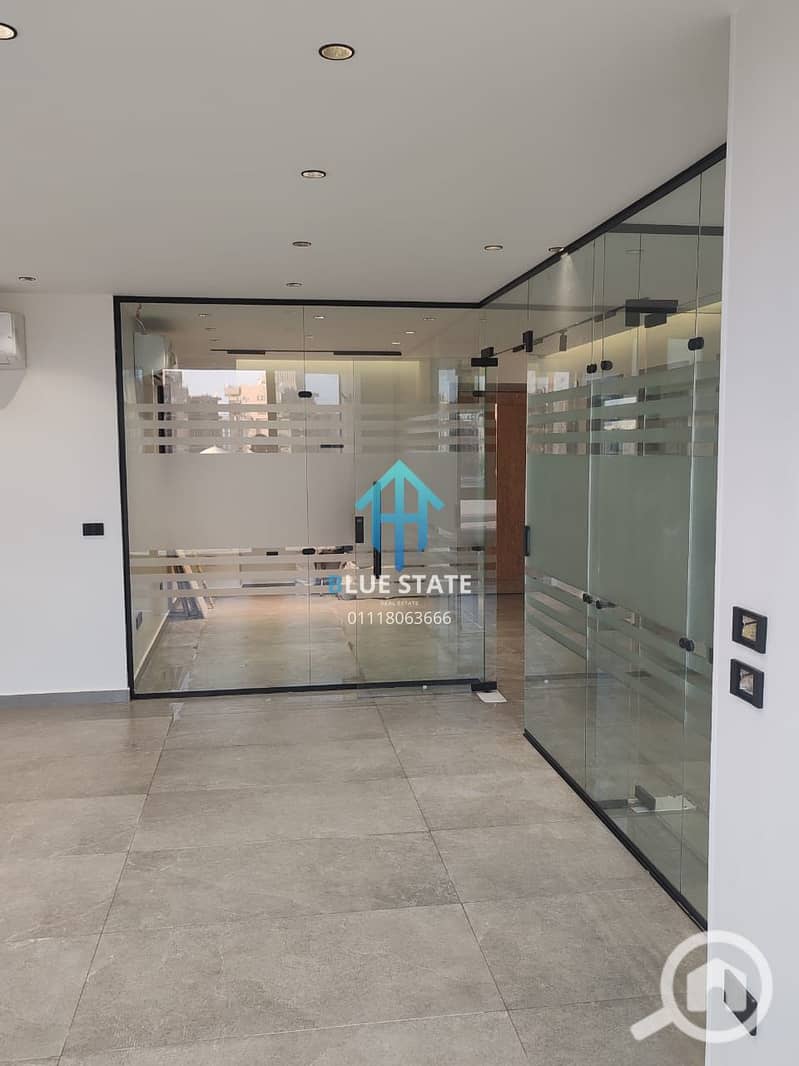 2 01118063666 (8). png