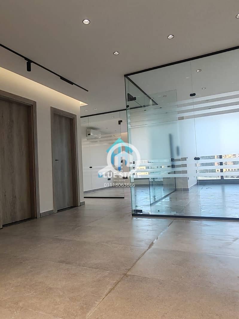 8 01118063666 (9). png