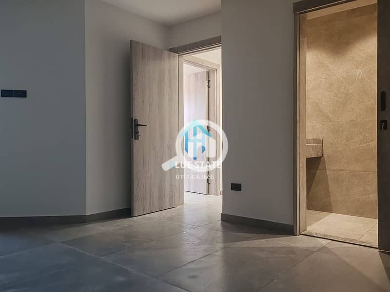 13 01118063666 (13). png