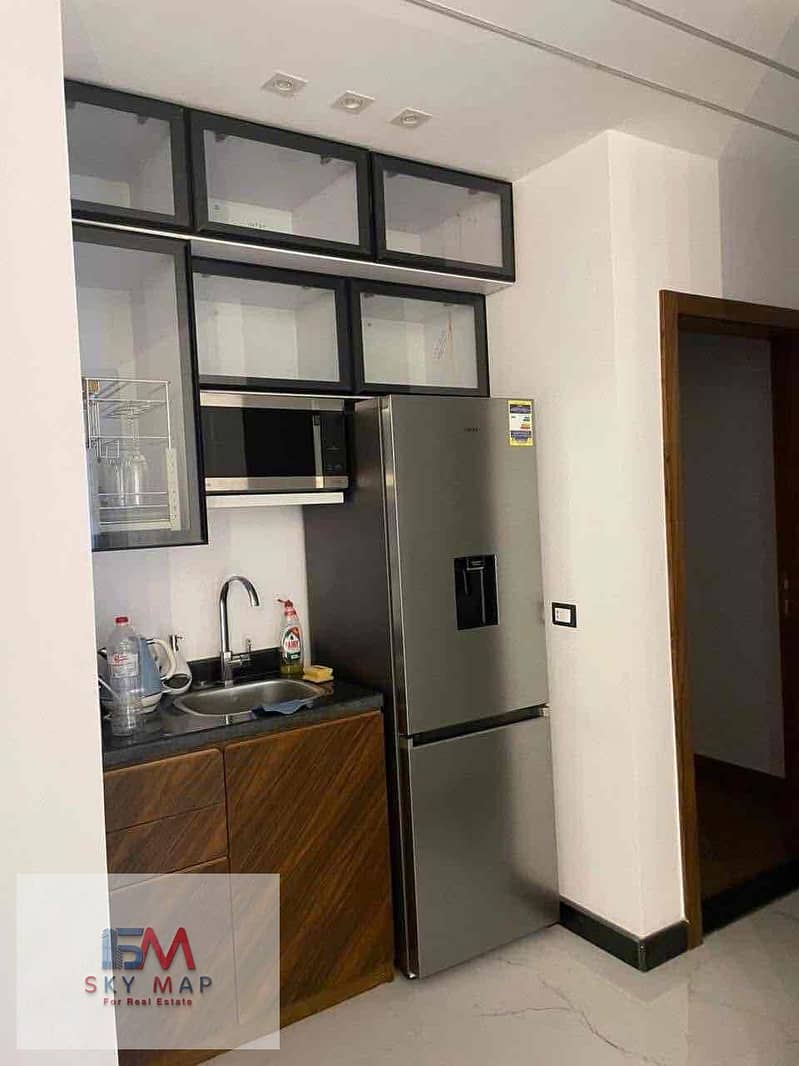 12 639d15cf-6429-444b-94b4-da342143a436. jpg