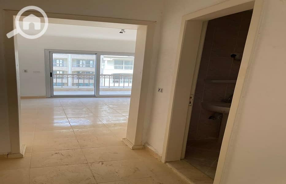 4 3e2d9fbb-598a-4e71-a2f6-7b48f14ed58b. jpg