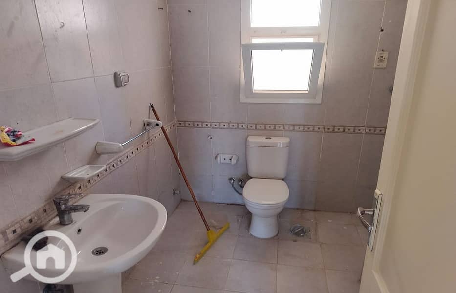 16 6d64dd00-baa9-409f-a34e-d717ef9a4f1b. jpg