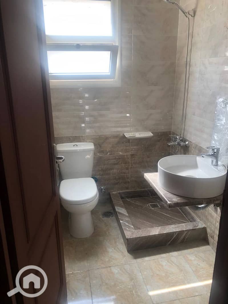 6 5827580b-63ba-4975-ab77-88483f170768. jpg