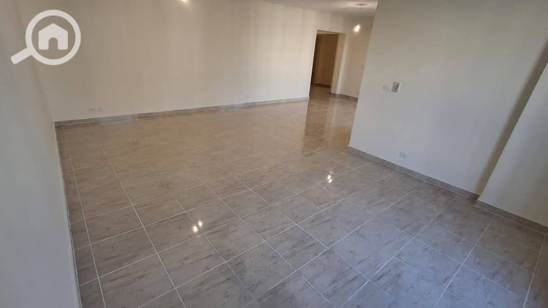 4 4a8eacc6-d58a-4519-81dc-99169a3f9bd2. jpg