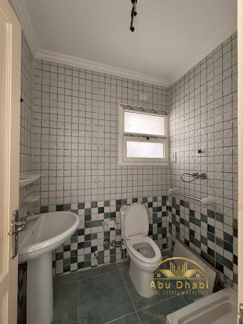 5 011218ab-3791-4bc9-8ef8-8ee6c75d63bb. jpg