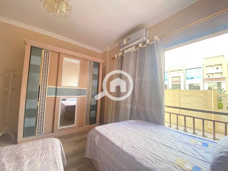 4 745c2e83-011c-484c-b27f-50f1ba51f80b. jpeg