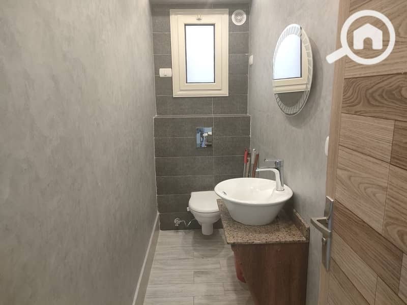 10 42a9ba09-77c2-47de-9c70-af916d9c1f5b. jpeg