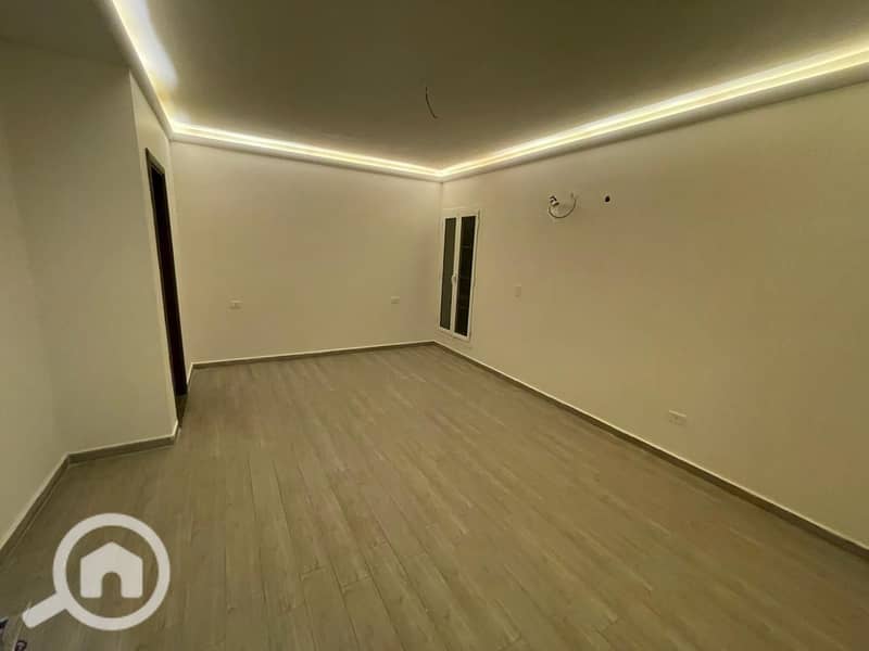 5 WhatsApp Image 2026-01-04 at 16.22. 52. jpeg