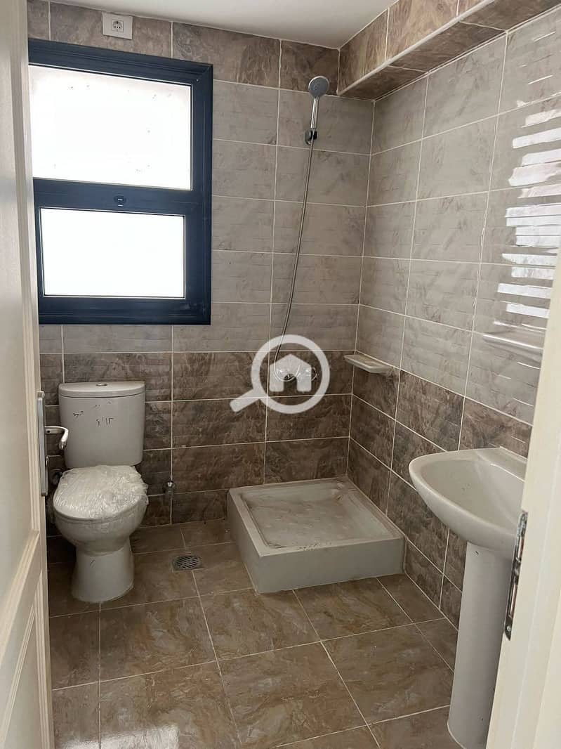 6 607c65ea-64e4-4ed9-ad9a-26b88d9a30b4. jpg