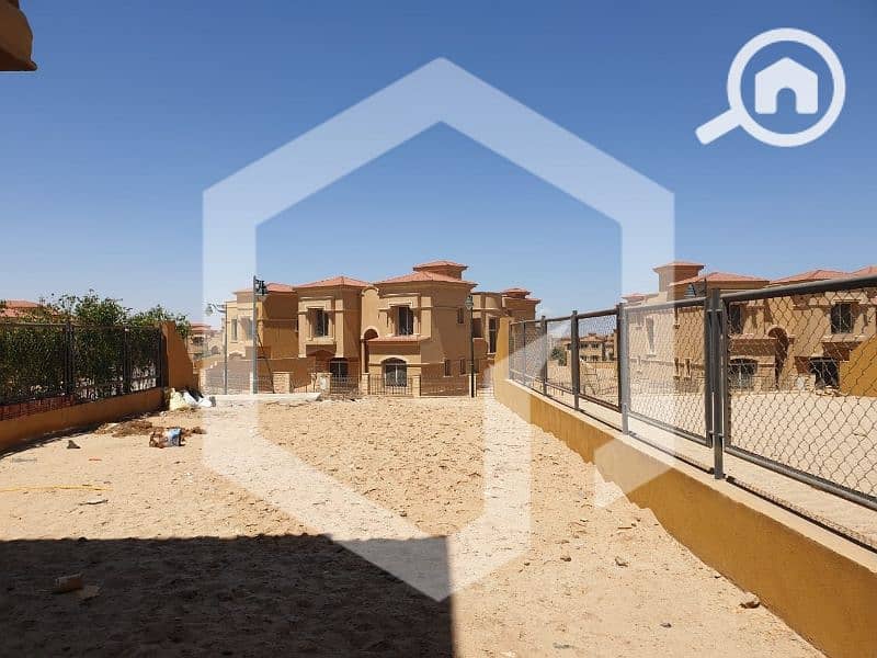 3 Royal Meadows 2. jpg