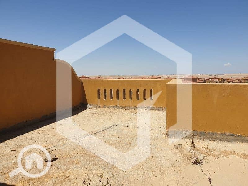 4 Royal Meadows 4. jpg