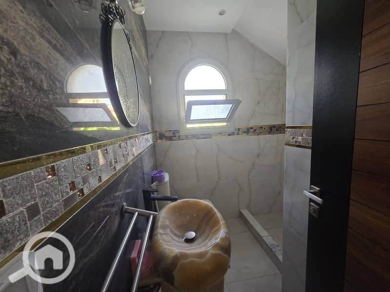 3 4d76f228-74bb-487c-8391-96d7ae41d1a9. jpeg