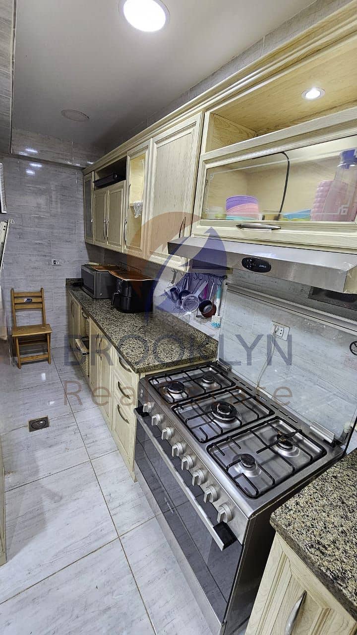 4 44f77138-8d84-4702-9c8a-7b160f43fccc. jpeg