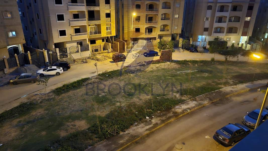 12 553e076f-4c04-41f0-a4c3-2e6024d23a11. jpeg