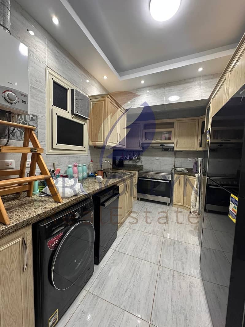 13 dc8acc93-9b97-4683-b3c5-b5b2cb64a359. jpeg