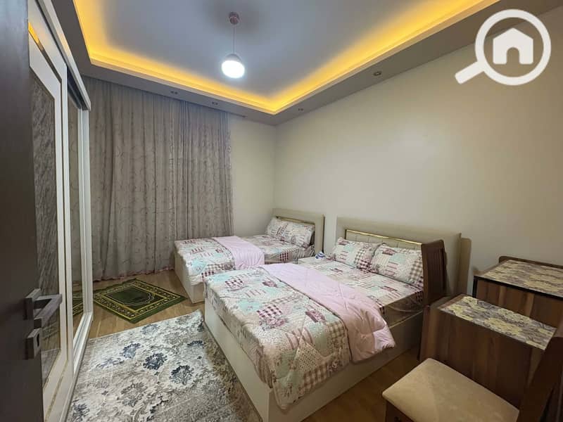 10 1fec4cb8-a7b9-48bd-bd9a-9e834b3a22cd. jpg