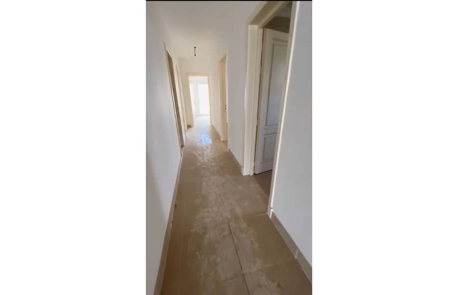 12 0ee541f1-3b11-43ee-941f-a94cb3f97b5f. jpg