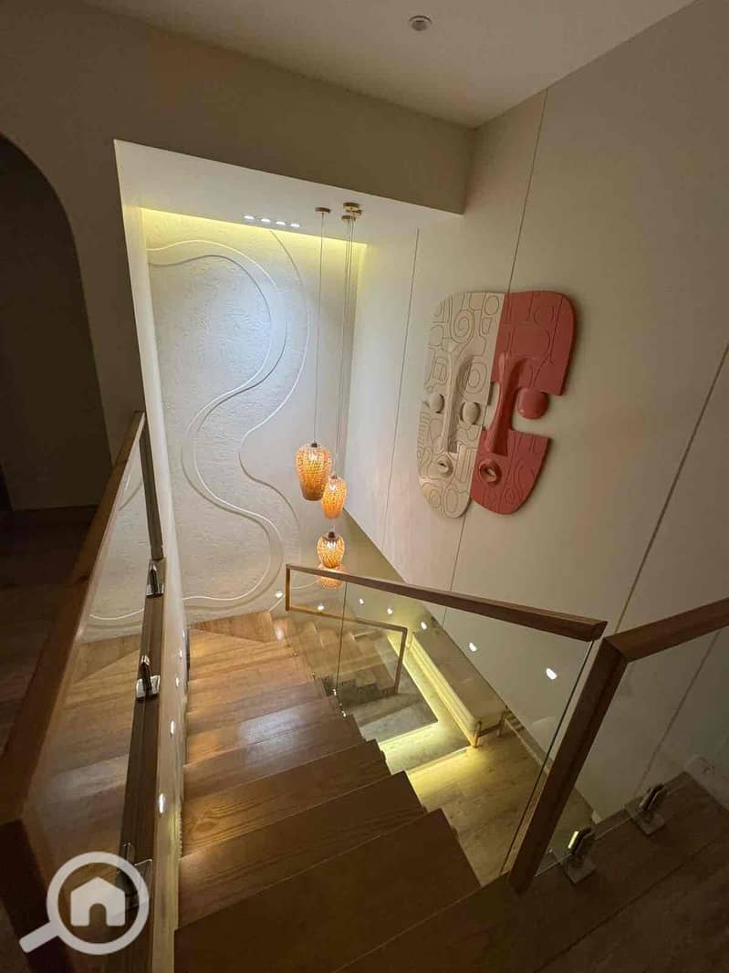 5 f9099956-8a17-43f4-9685-806fbe8d1a93. jpg