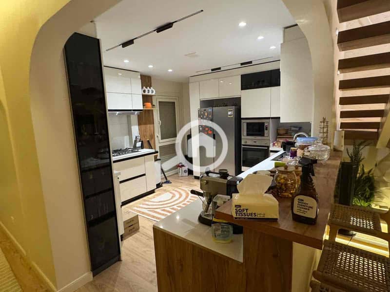 7 aff5dd4c-807e-445b-8752-95681f908fe4. jpg