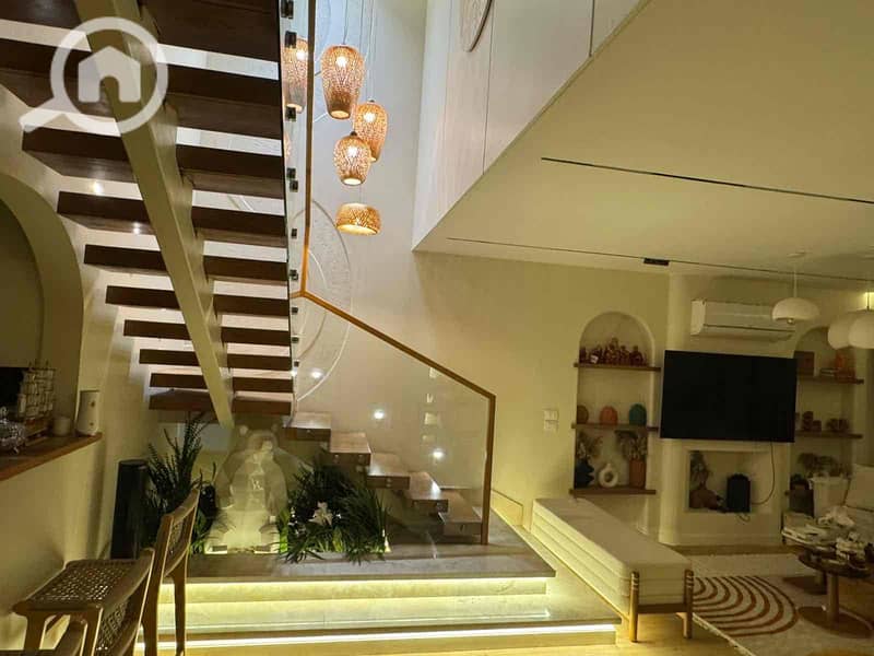 9 f415a243-1cdc-49b7-b20b-681fea89693a. jpg