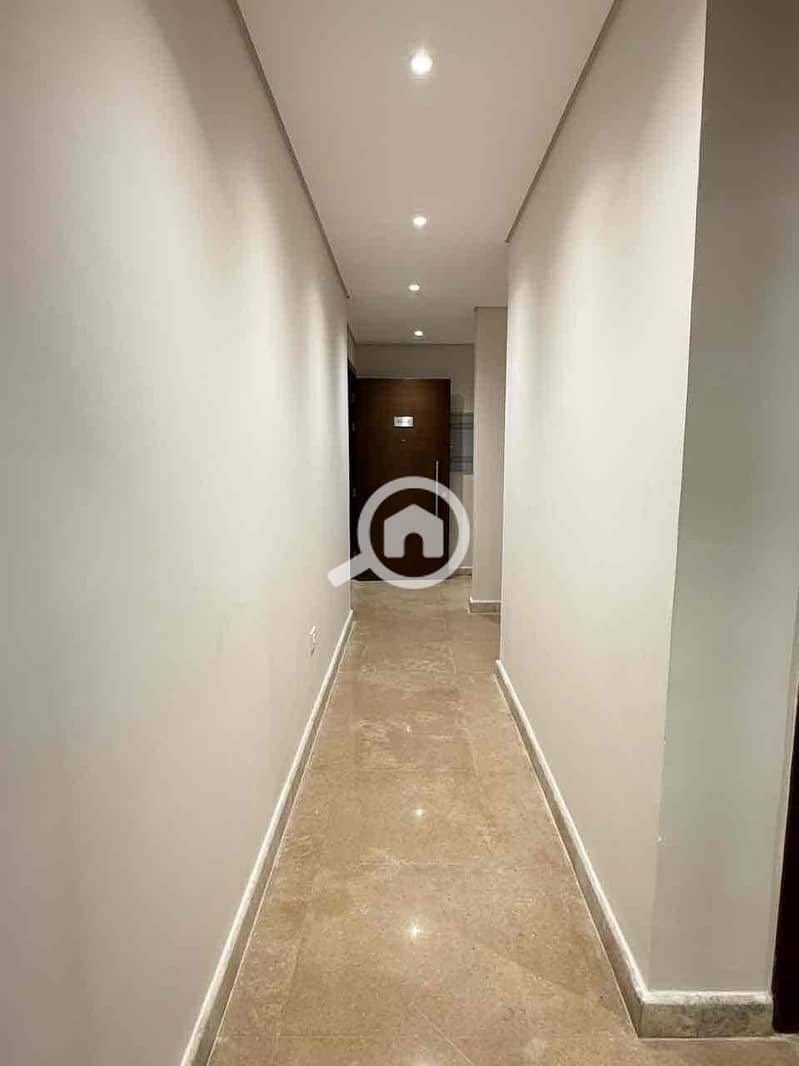 13 1bc0eb18-2930-4b87-af04-b154b2a86b20. jpg