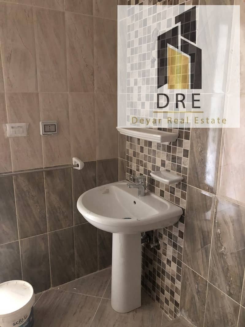 15 b3f11ef3-19b4-4b2d-926f-5685d4e254ac. jpg