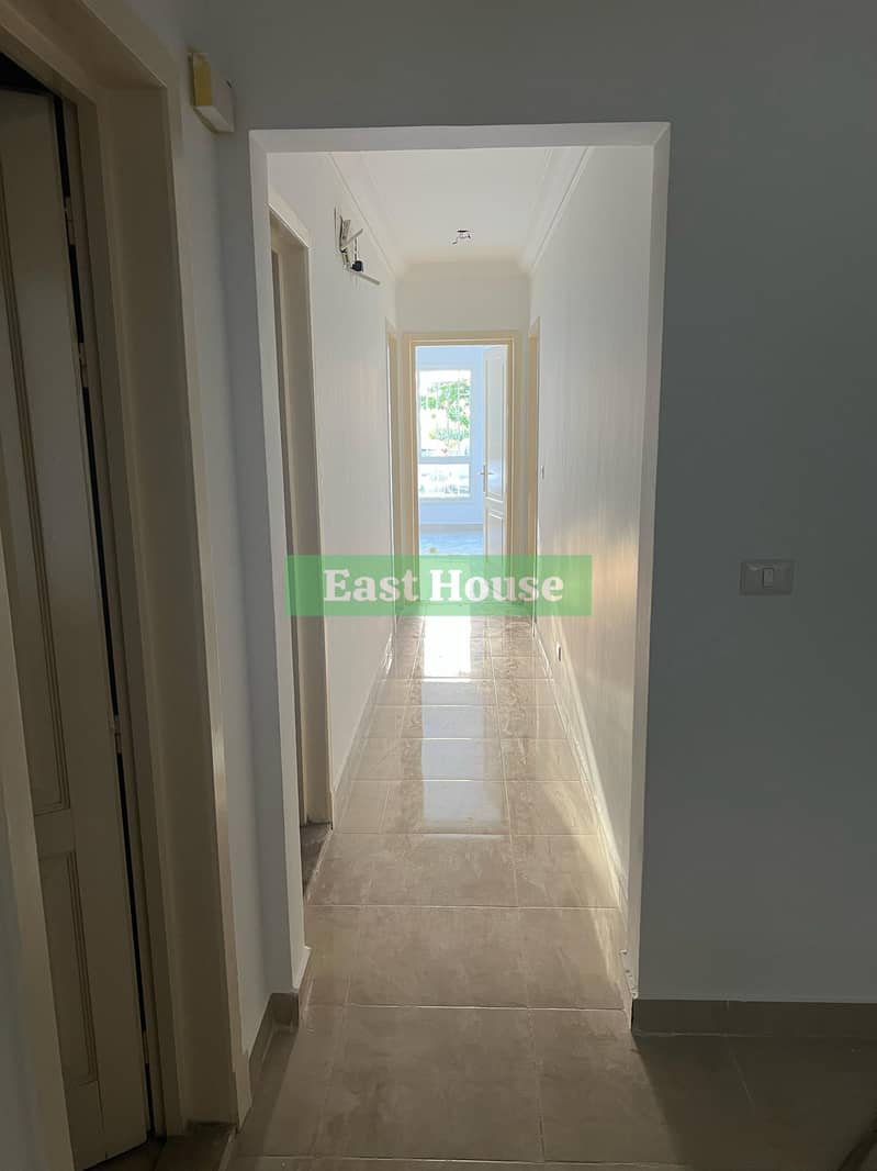 7 195d561c-3315-4bb3-8365-44adeca745e8. jpg