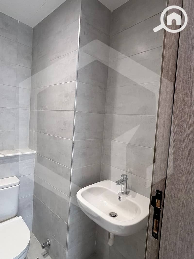 6 Central Avenue 6. jpg