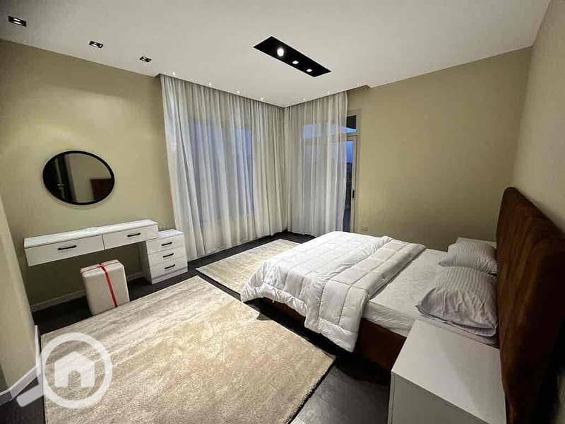 12 38c9896d-a4a4-491e-b2f4-a2957fa7a329. jpg