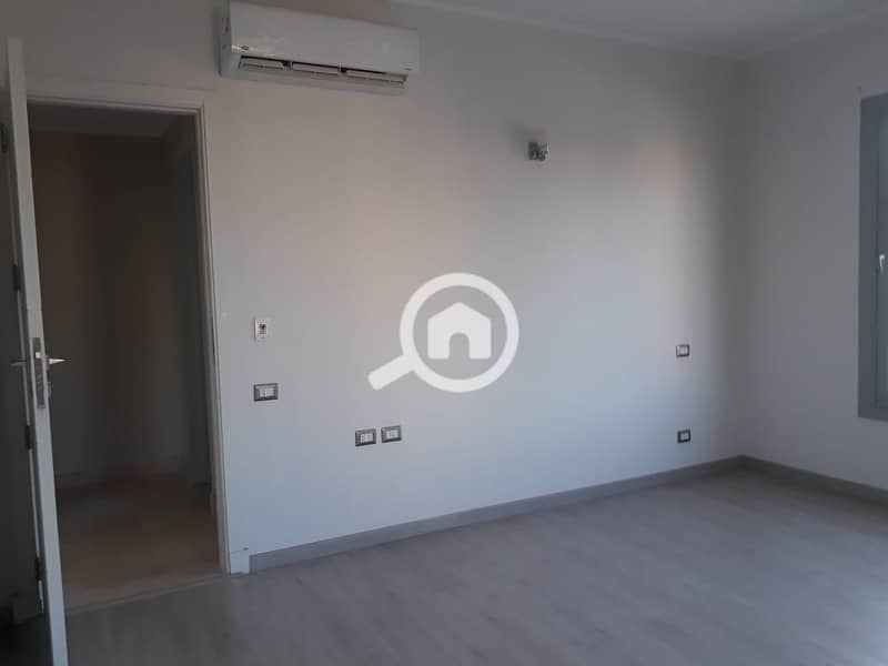 4 WhatsApp Image 2026-01-05 at 14.13. 46 (1). jpeg