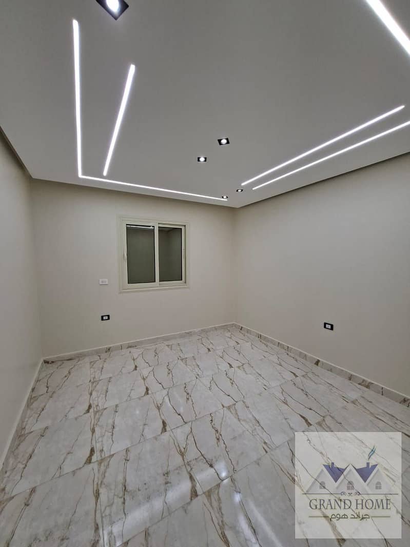 4 65d623d5-d40d-4bc5-a78c-e56f2826a4db. jpg