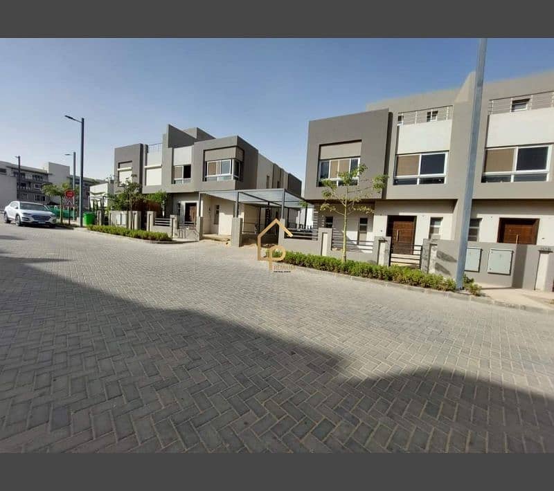 4 WhatsApp Image 2025-12-21 at 2.16. 44 PM (1). jpg