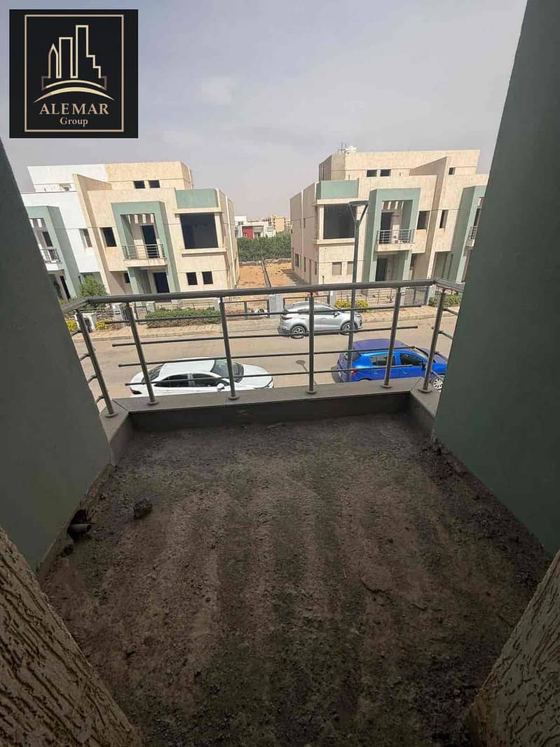 3 4ef3c02d-05c2-46b0-94dc-92351ae87621. jpg