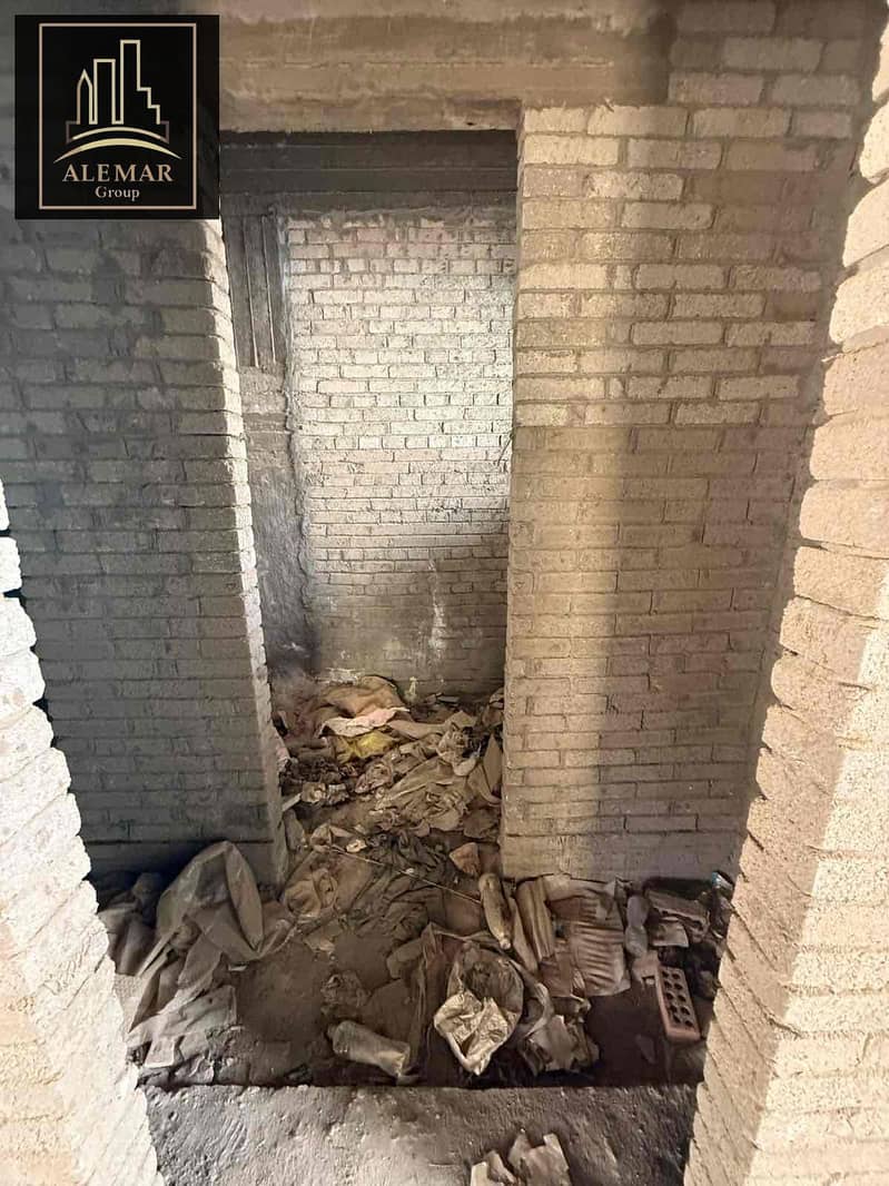 12 9389dbff-75d1-4537-a02f-fbb4825d4586. jpg