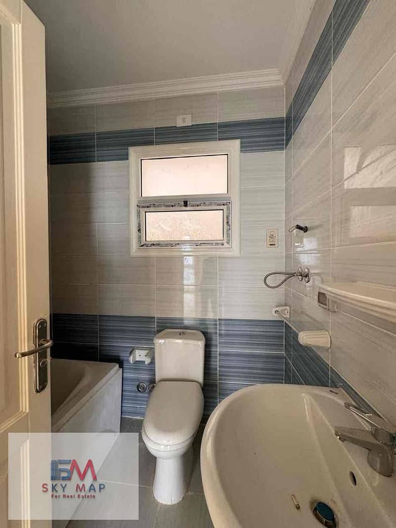 4 3e3266c9-acf3-4412-9ee2-5a9a7e73ec0c. jpg