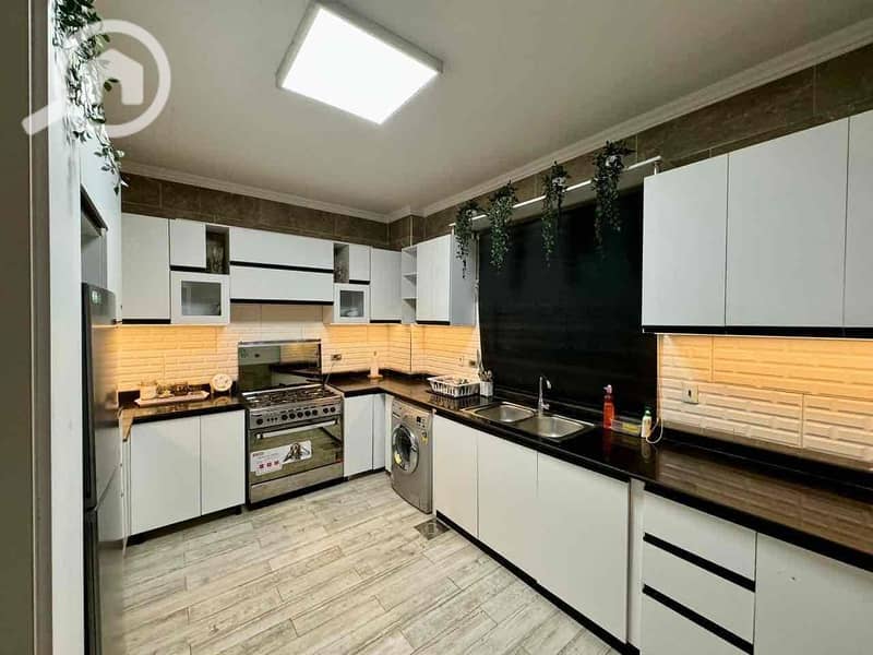 14 e8c67631-e40e-4035-8dbb-b3d0a146f6df. jpg