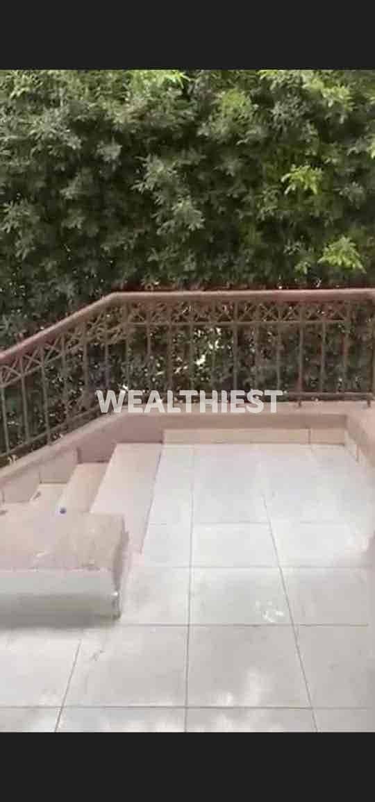 4 35ed018b-5a1b-407c-8969-df291d66d372. jpg