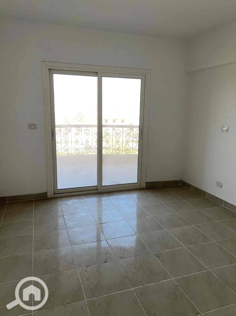 4 9c8f5a6e-110d-4760-8a46-9553b873ac01. jpg