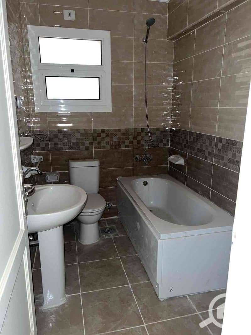 15 94c95134-b3ef-4b05-bb4b-647f4dae4ee9. jpg